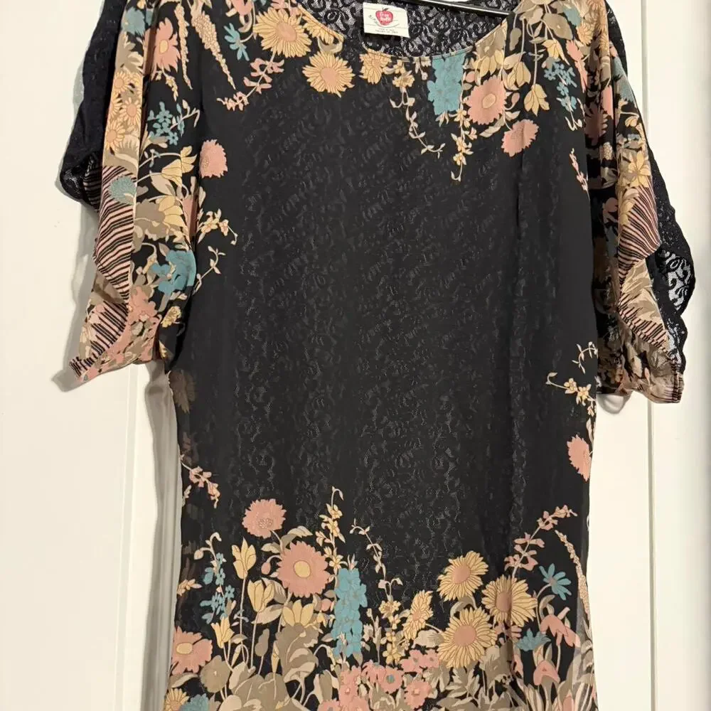 Vintage Free People black floral blouse size small
